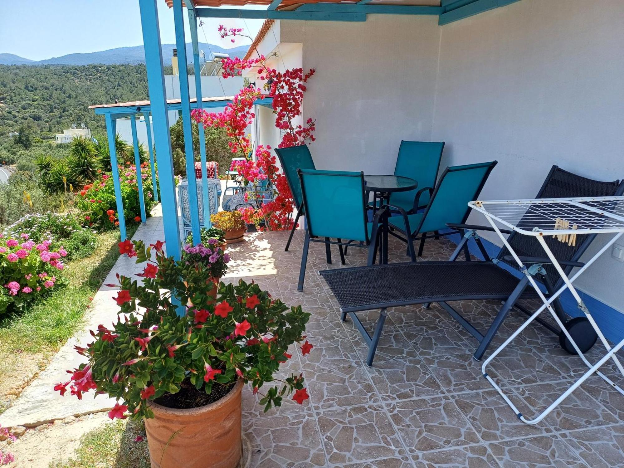 Hari Apartments Vathi, Agios Nikolaos Crete Exterior photo